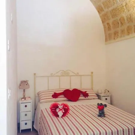 Petali Rosa Dimora Rossa بولينيانو آ ماري